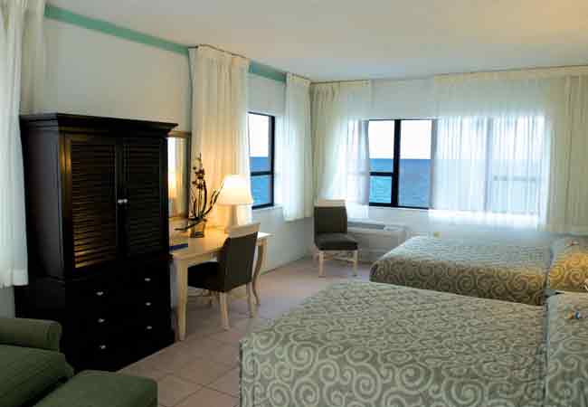 Howard Johnson Plaza Dezerland Beach & Spa  03.[1]